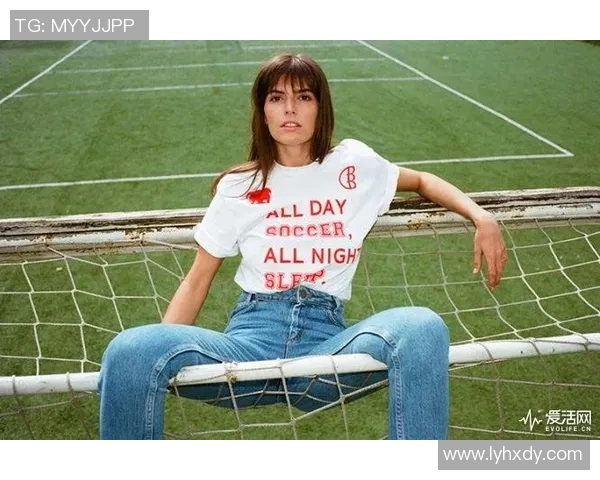 足球明星网红茶杯的魅力与影响力探秘,如何成为球迷心中的收藏品 足球明星网红茶杯的魅力与影响力探秘,如何成为球迷心中的收藏品